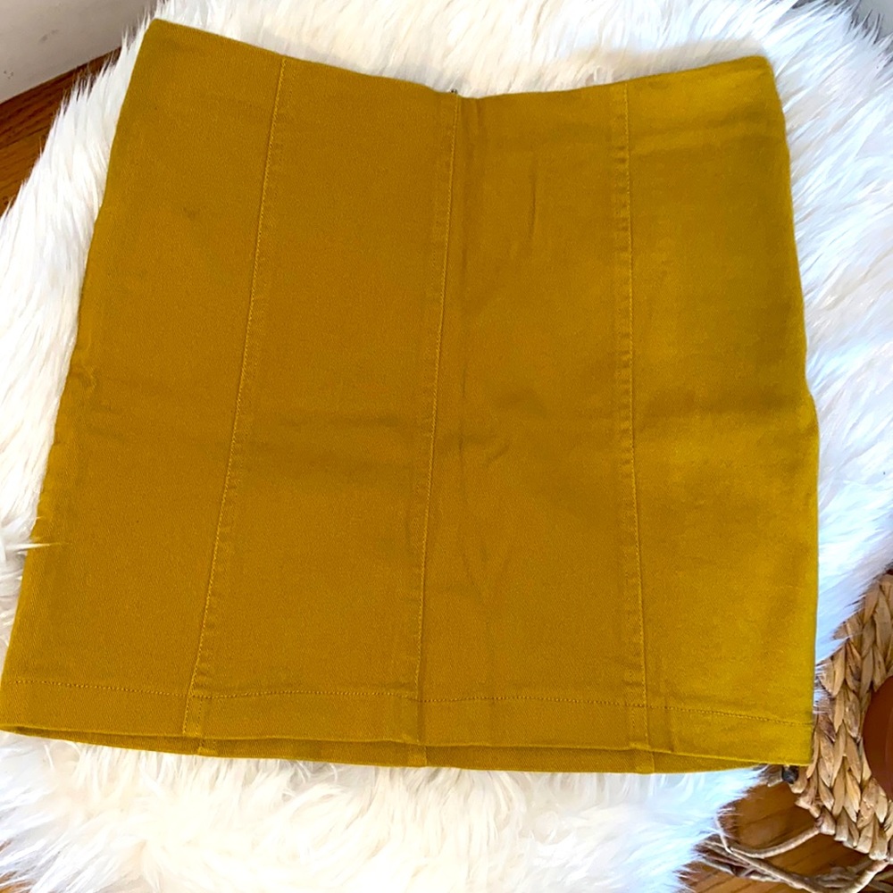 Woman’s skirt. Size L
